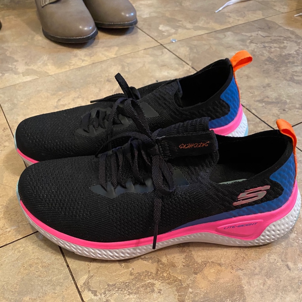 Skechers
